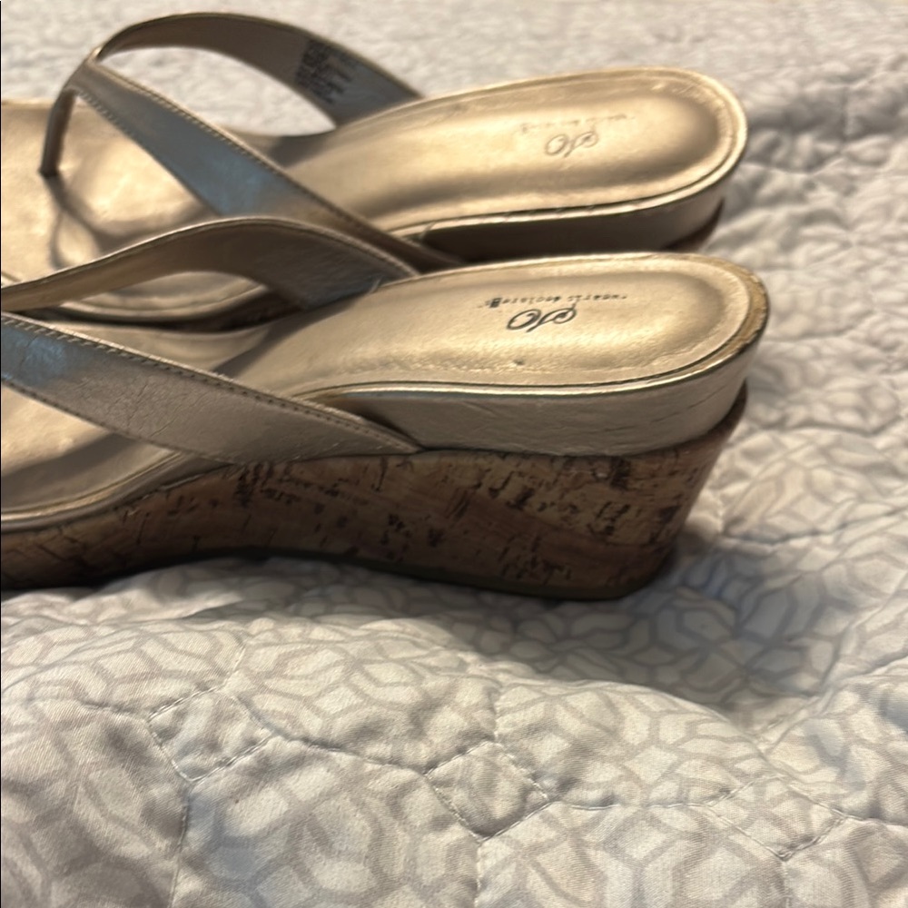 SO Silver Wedge Sandals with Metallic Finish - Picture 6 of 6